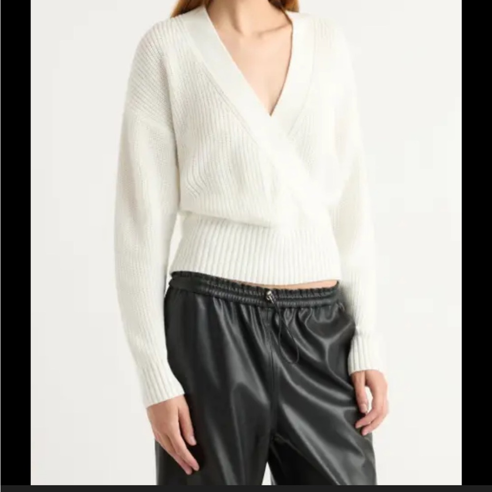 Modern Citizen Cream V-Neck Sweater